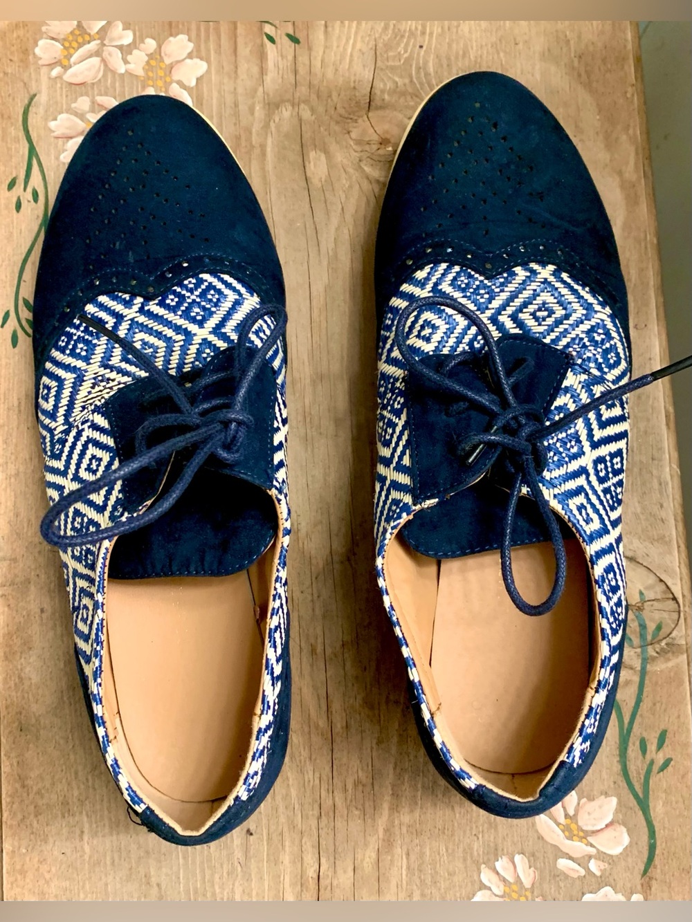 Navy Patterned Women's Lace-Up Oxfords